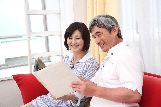 husband&wife studying